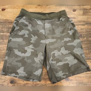 Lululemon T.H.E. Shorts Mens Medium 9"